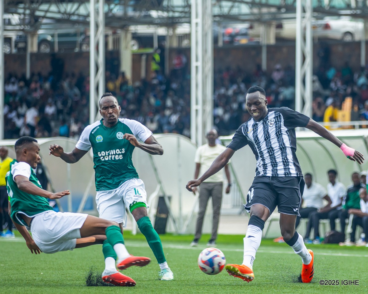 Kiyovu Sports yatsikamiye APR FC mu mukino wabonetsemo  umutuku