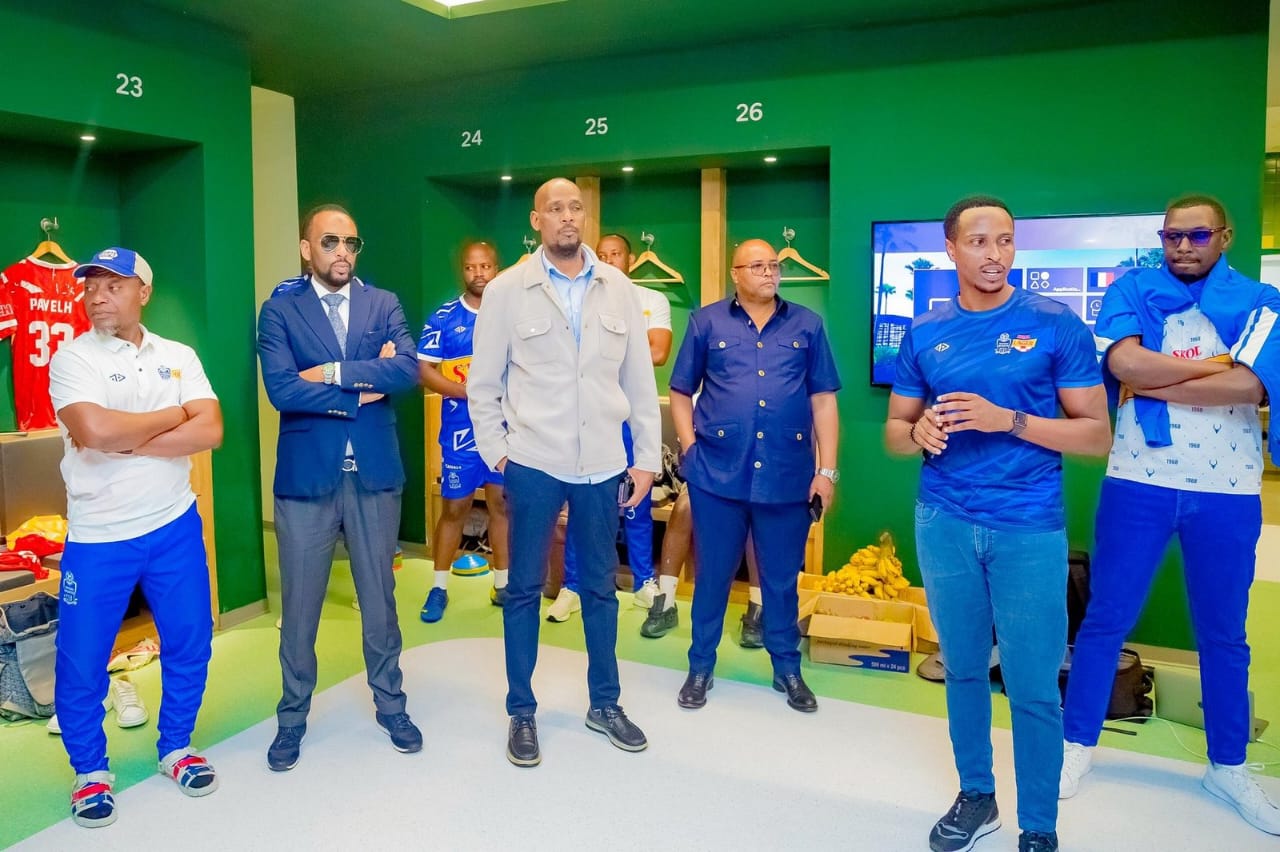 Rayon Sports yafatiwe ibihano izira amadeni