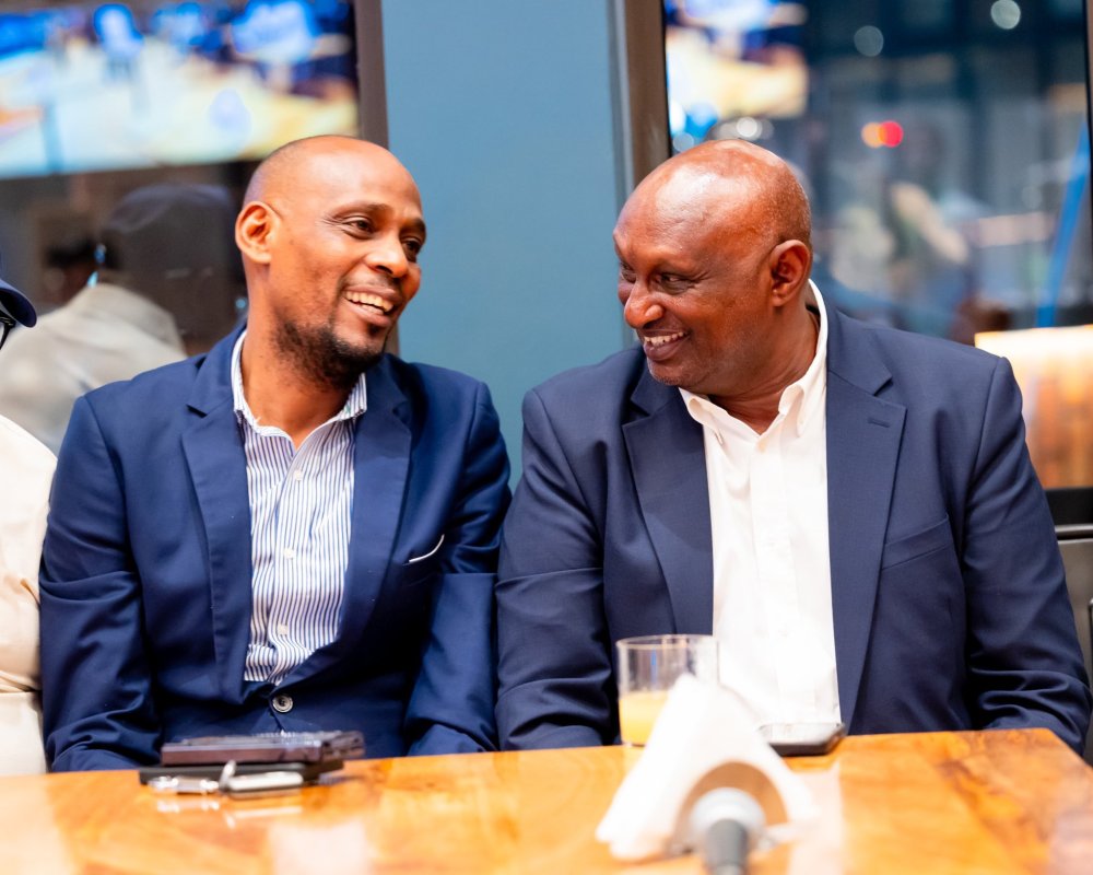 'Abakomeye' binjiye mu bibazo bya Rayon Sports basaba Muvunyi na Thaddée gusubiza ibintu mu buryo byihuse