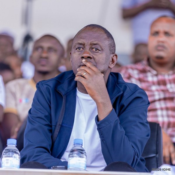 APR FC yahaye gasopo abakinnyi bafite imisatsi: "Utabyemera azitahire"