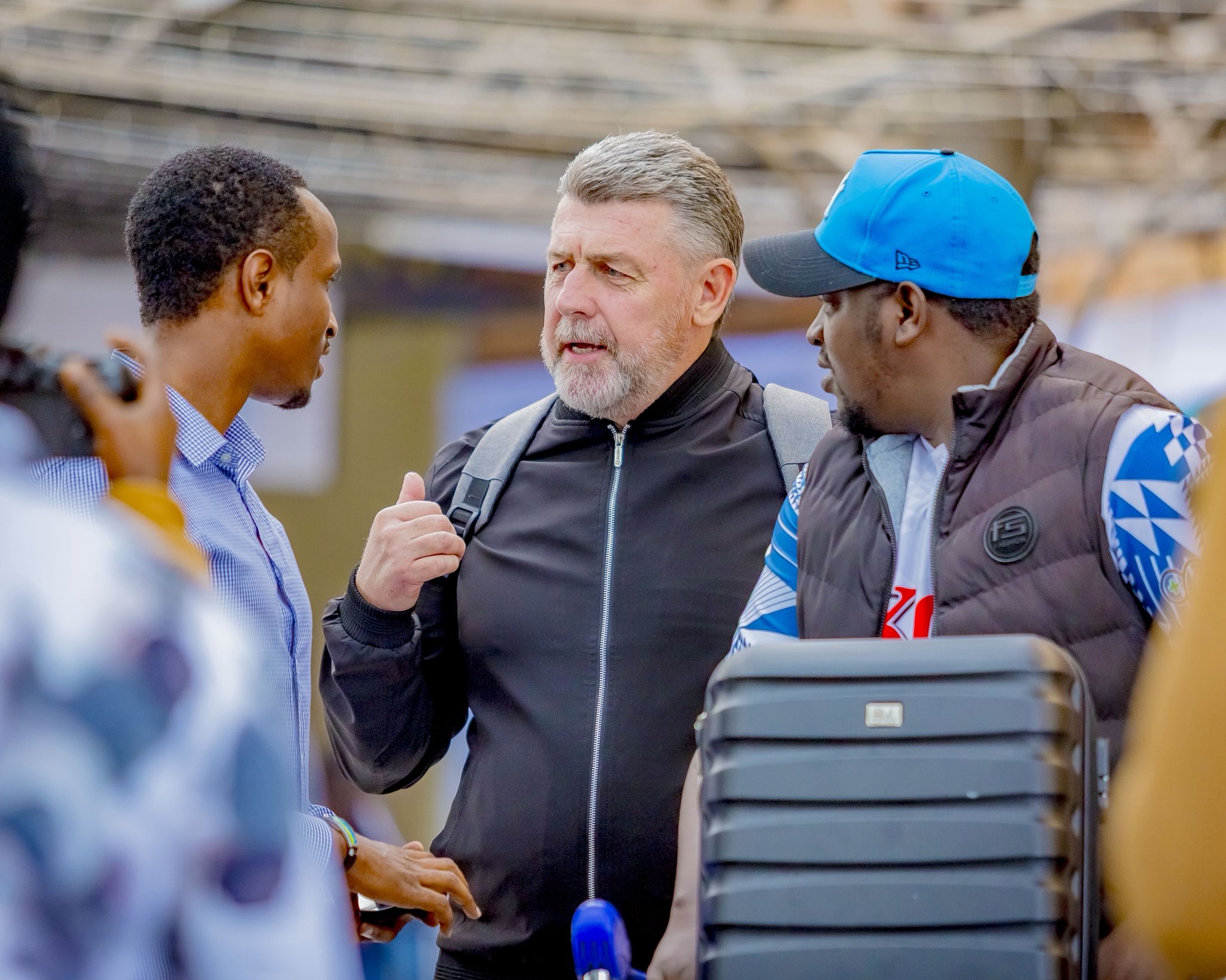 "Nje gukora amateka"- Umutoza wa Rayon Sports yageze mu Rwanda