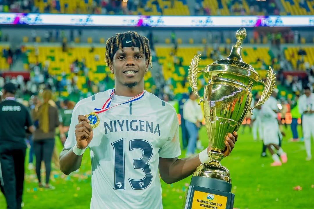 Ibya Niyigena Clement wari watangajwe mu ikipe nshya byajemo kidobya