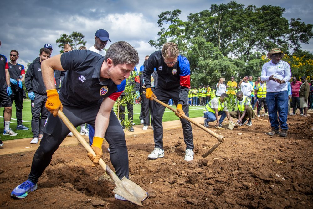 Amakipe yitabiriye irushanwa rya FIFA Series yateye ibiti byitiriwe ibihugu byayo