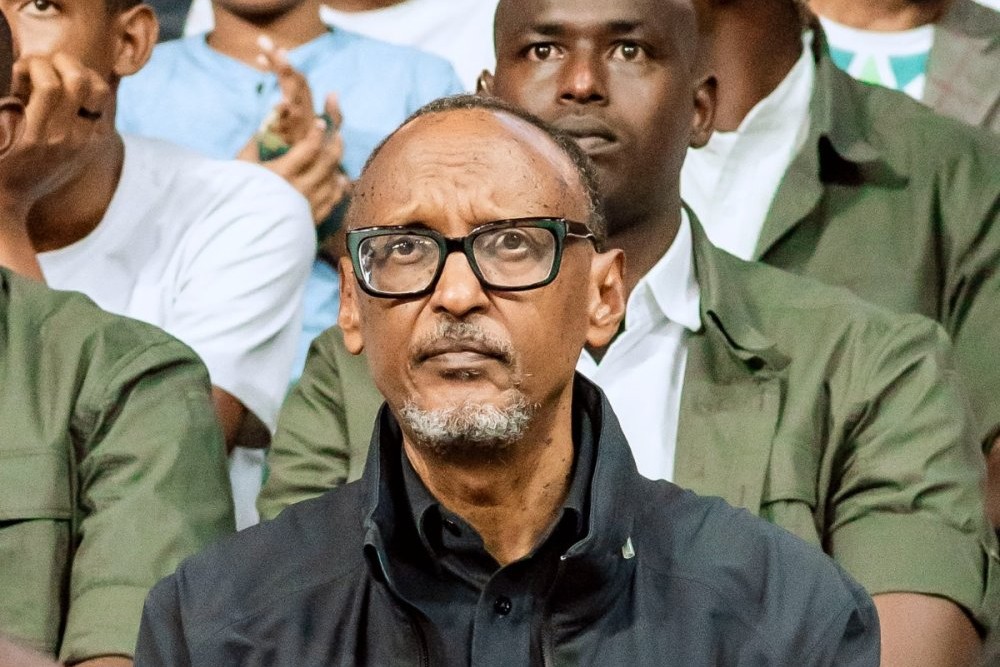 Perezida Kagame yakurikiye umukino APR VC yatsinzemo Black Rhinos amaseti atatu