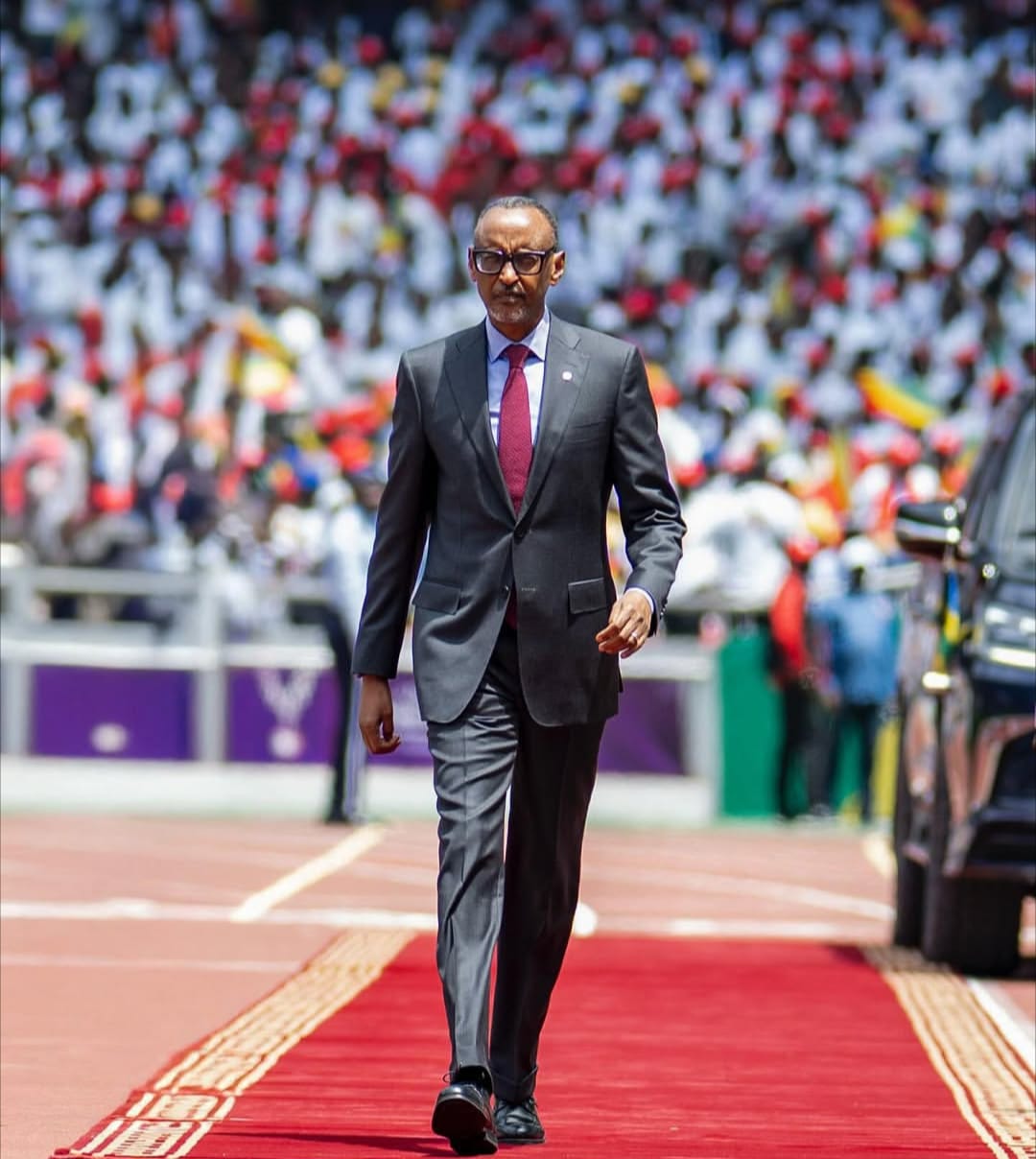 Perezida wa Repubulika y’u Rwanda, Paul Kagame, yashimiye ikipe ya Arsenal yo mu Bwongereza nyuma yo kwegukana igikombe cya Shampiyona