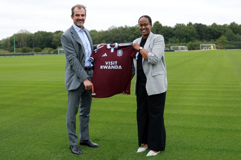 U Rwanda rwasinyanye amasezerano na Aston Villa yo mu Bwongereza